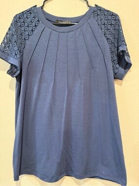 Women's Navy Blue Short-Sleeve Lace Shoulder Top